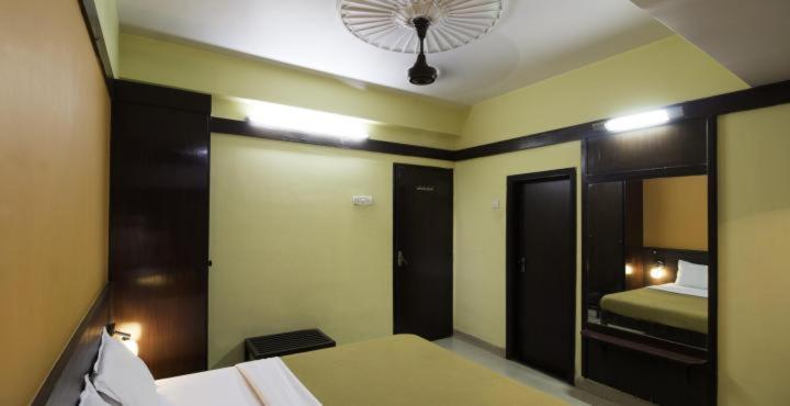 Hotel Golden Palace Pvt Ltd 孟买 外观 照片
