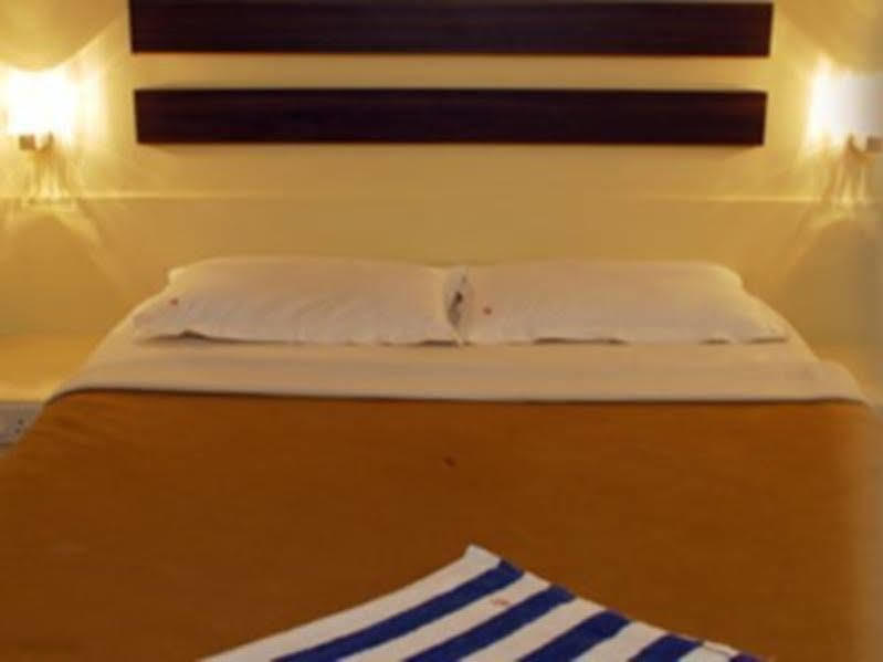 Hotel Golden Palace Pvt Ltd 孟买 外观 照片